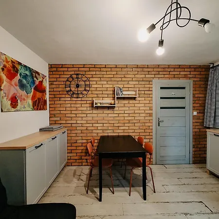 אכסניה Cudnie Tu - בורסק