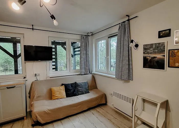 Cudnie Tu - Orman Evi